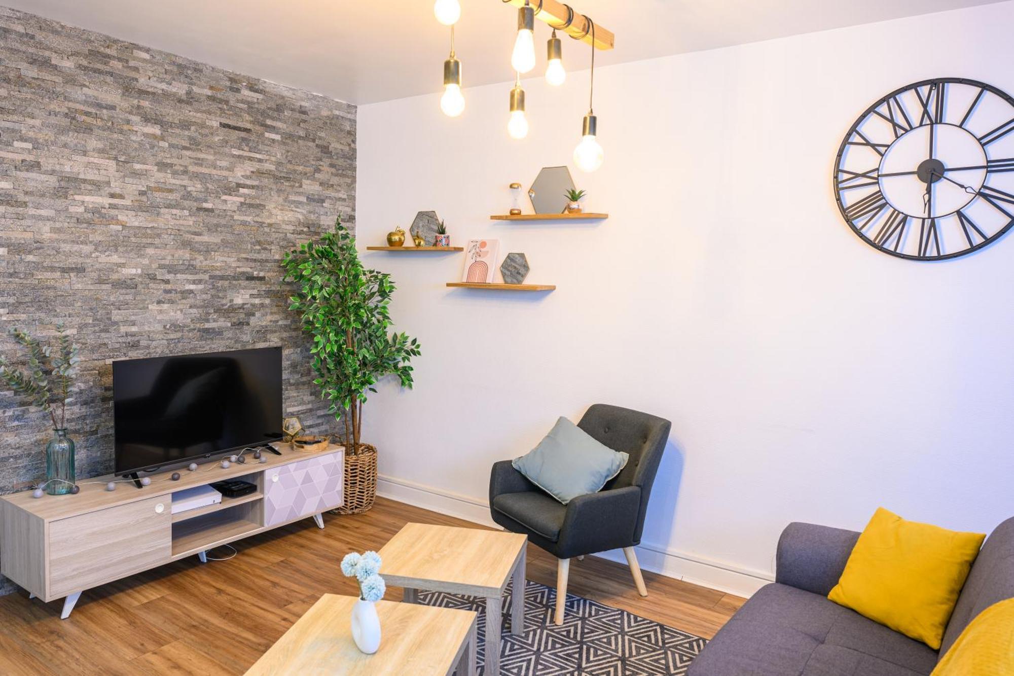Grand Avec Balcon Hyper - Centre Apartment *